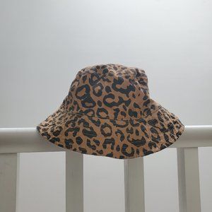 Red Sky Reversible Bucket Hat. S/M. Leopard/zebra print.